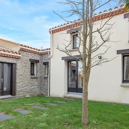 Maison Avec Dependance Pour 11 A 800m De La Holiday home La Plaine-sur-Mer