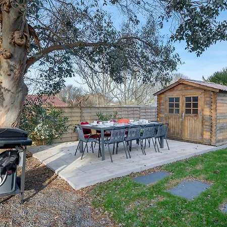 Maison Avec Dependance Pour 11 A 800m De La