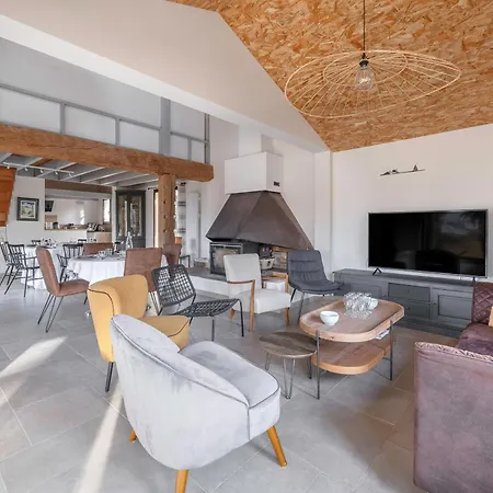 Maison Avec Dependance Pour 11 A 800m De La بيت للعطل *